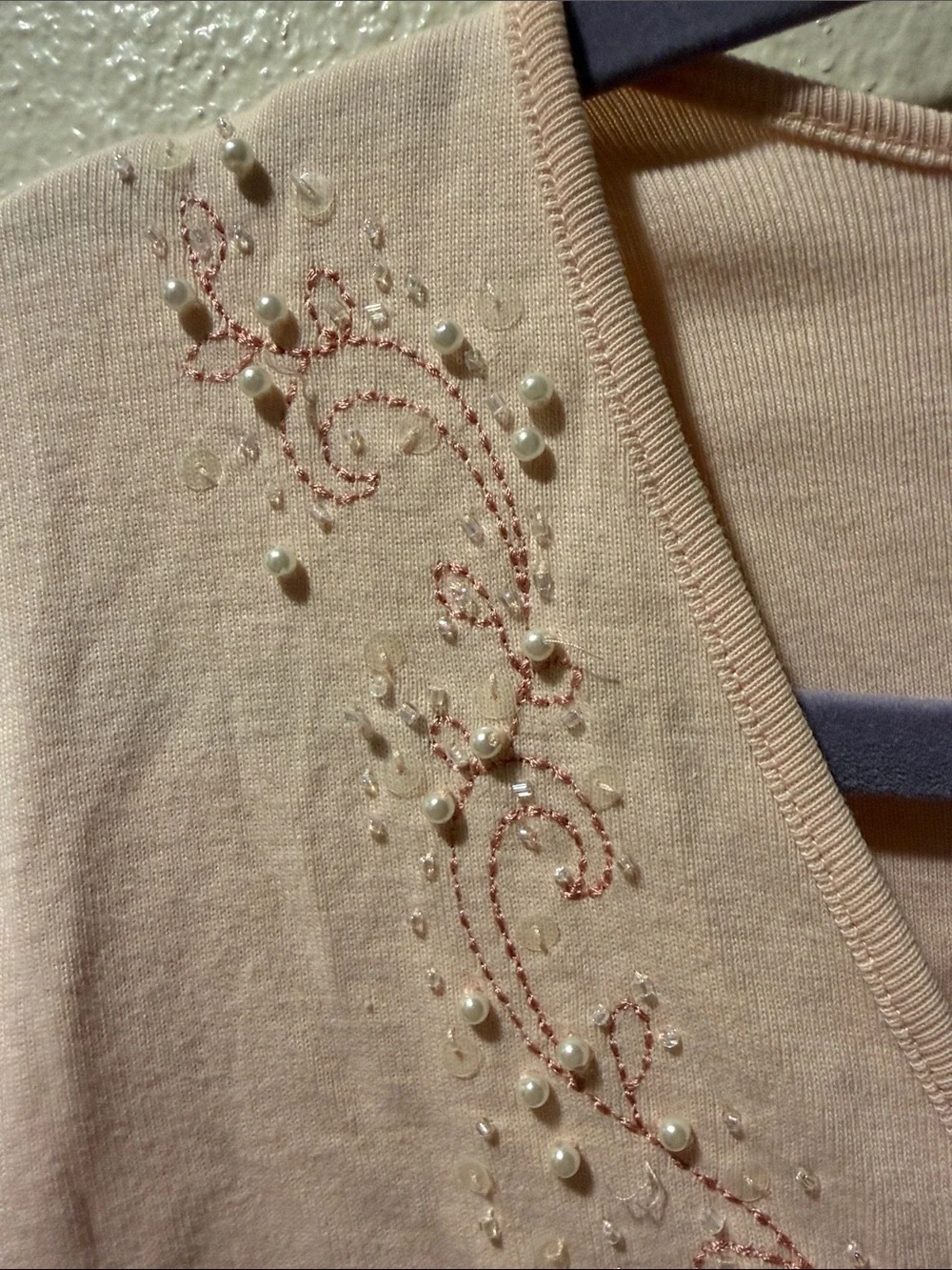 Ann Taylor Pink Embroidered V-Neck Women’s Top-EUC